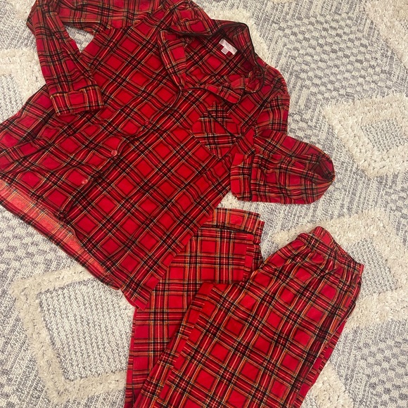Secret Treasures Red Plaid Christmas 2-Piece Pajama Set Small - Picture 2 of 5